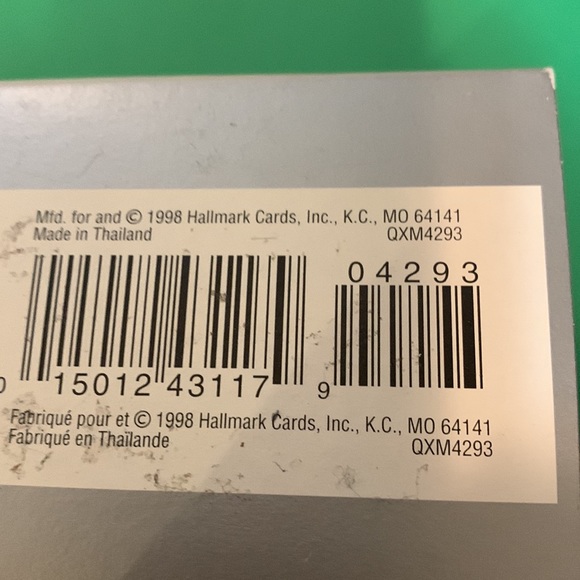 Beautiful Hallmark Keepsake Ornament Victorian Angel - Picture 4 of 8